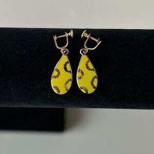 Vintage screw back tear drop dangle earrings